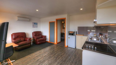 Sweetwater Villas - Foster Accommodation 25