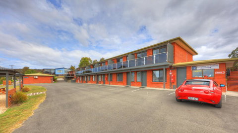 Sweetwater Villas - Foster Accommodation 13