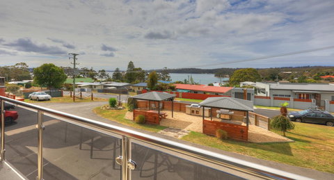 Sweetwater Villas - Foster Accommodation 0