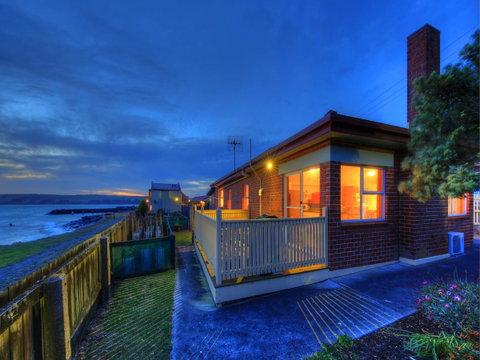 Stanley Village Waterfront Accommodation - Foster Accommodation 16