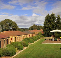 Country Club Villas - Foster Accommodation