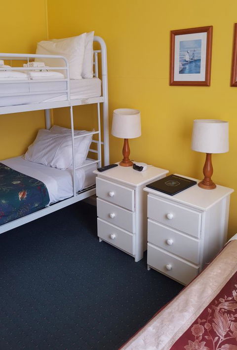 Stanley Hotel & Apartments - Foster Accommodation 32
