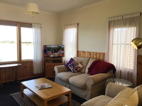 Stanley Hotel & Apartments - Foster Accommodation 22