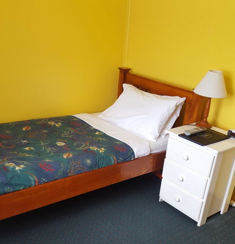 Stanley Hotel & Apartments - Foster Accommodation 35