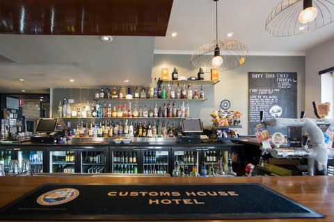 Customs House Hotel - Foster Accommodation 33