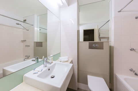 Best Western Plus Launceston - Foster Accommodation 10