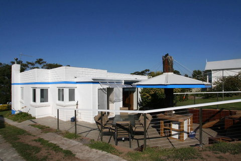 Bridport Holiday Rental - Foster Accommodation 15