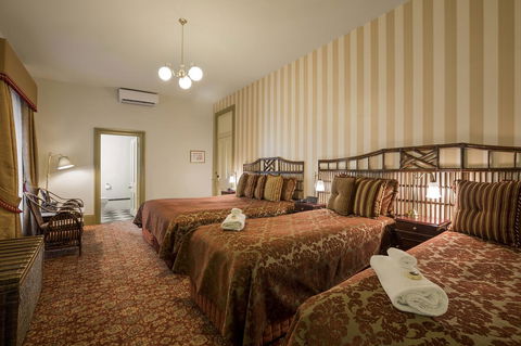 Hadley\'s Orient Hotel - Foster Accommodation 20