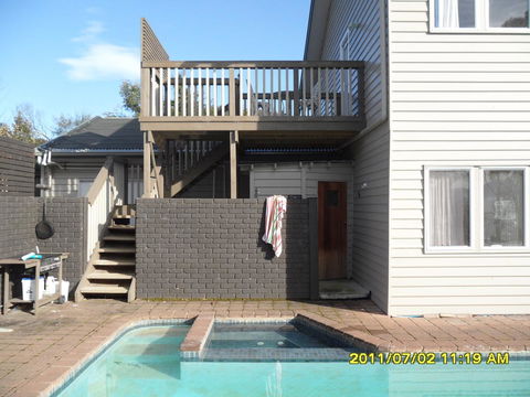 Anchorage Waterfront Retreat - Foster Accommodation 21