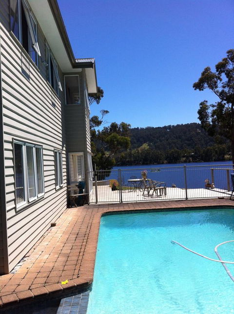 Anchorage Waterfront Retreat - Foster Accommodation 25