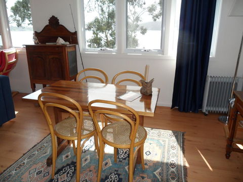 Anchorage Waterfront Retreat - Foster Accommodation 7