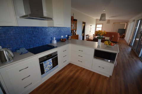 Seascape Beach House - Foster Accommodation 2