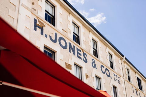 The Henry Jones Art Hotel - Foster Accommodation 0