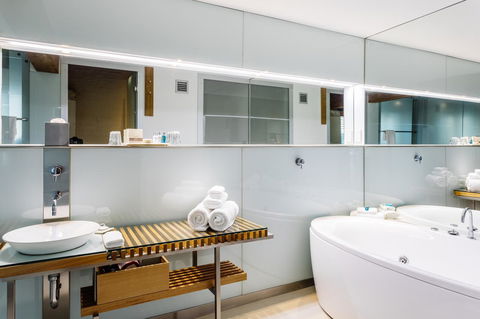 The Henry Jones Art Hotel - Foster Accommodation 41