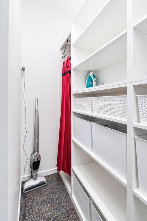 Views Forever - Devonport - Foster Accommodation 11