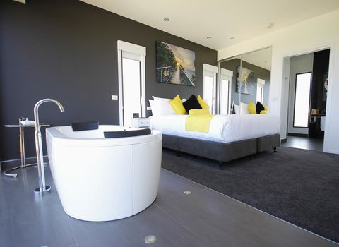 Horizon Deluxe Apartments - Foster Accommodation 5