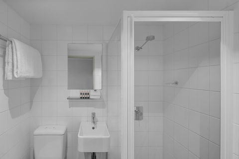 Travelodge Hotel Hobart - Foster Accommodation 8