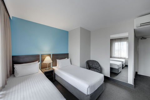 Travelodge Hotel Hobart - Foster Accommodation 11