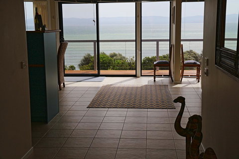 Banksy's By The Bay - Foster Accommodation 3