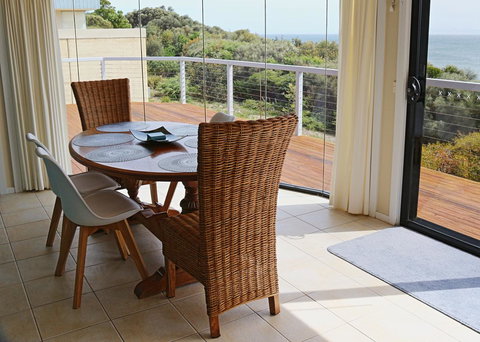 Banksy's By The Bay - Foster Accommodation 7