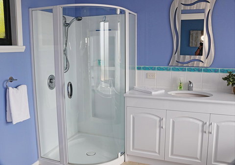 Banksy's By The Bay - Foster Accommodation 13