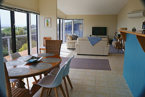 Banksy's By The Bay - Foster Accommodation 6