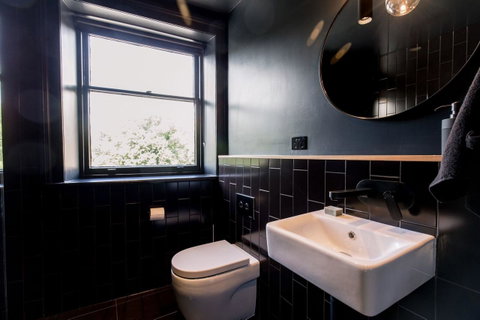 105 Mac Unique Apartments - Foster Accommodation 19