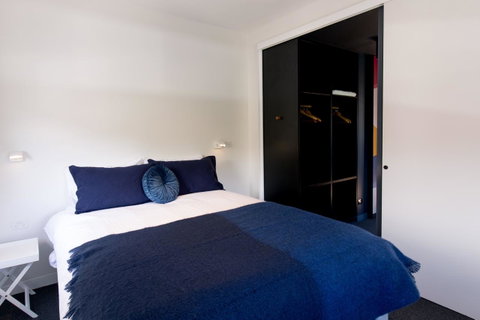 105 Mac Unique Apartments - Foster Accommodation 18