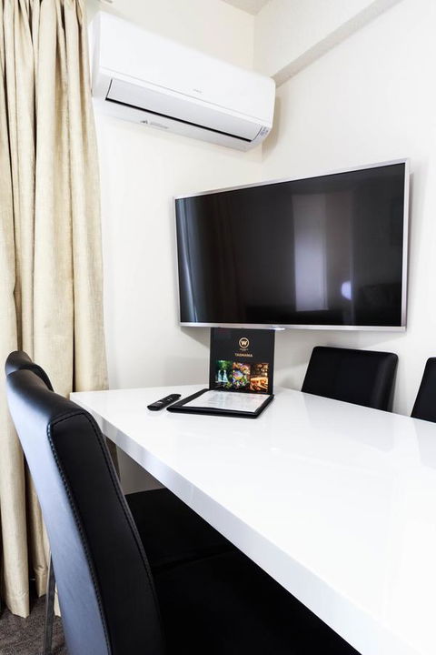 Adina Place Motel Apartments - Foster Accommodation 15
