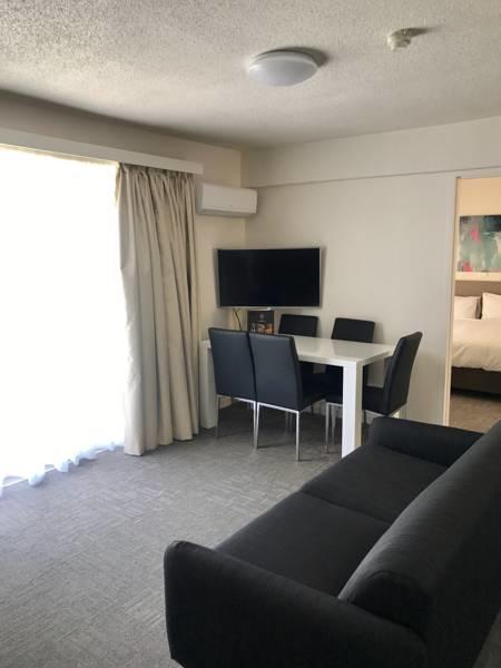 Adina Place Motel Apartments - Foster Accommodation 8