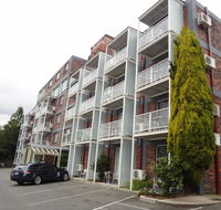 Adina Place Motel Apartments - Foster Accommodation