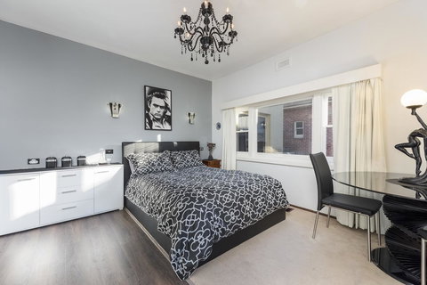 Jones On Wilson Boutique B&B - Foster Accommodation 13