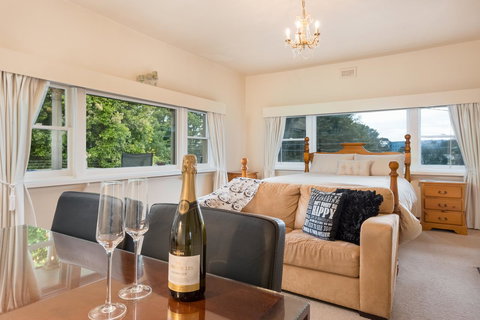 Jones On Wilson Boutique B&B - Foster Accommodation 8