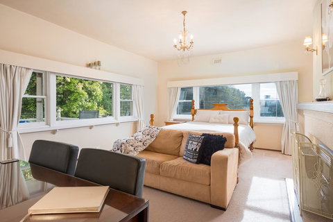 Jones On Wilson Boutique B&B - Foster Accommodation 7