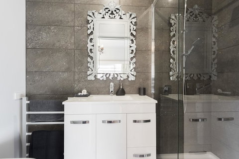 Jones On Wilson Boutique B&B - Foster Accommodation 14