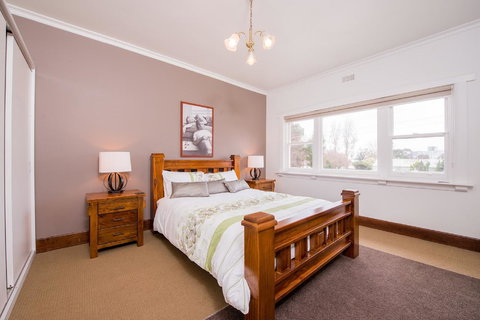 Jones On Wilson Boutique B&B - Foster Accommodation 22