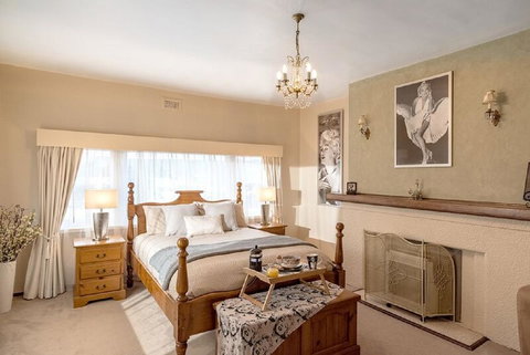 Jones On Wilson Boutique B&B - Foster Accommodation 2