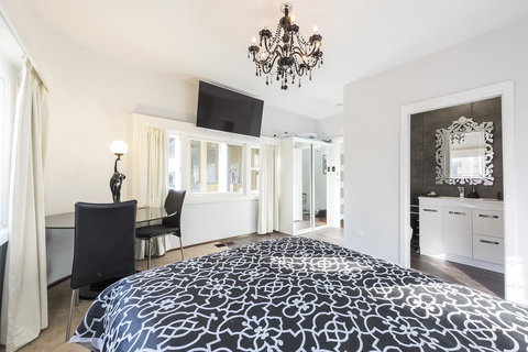 Jones On Wilson Boutique B&B - Foster Accommodation 19