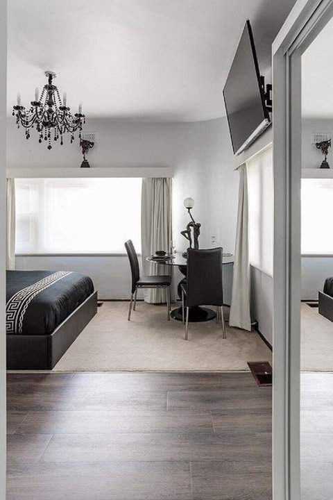 Jones On Wilson Boutique B&B - Foster Accommodation 12