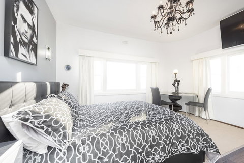 Jones On Wilson Boutique B&B - Foster Accommodation 11