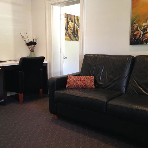 Auldington Hotel - Foster Accommodation 43