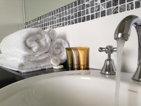 Auldington Hotel - Foster Accommodation 14
