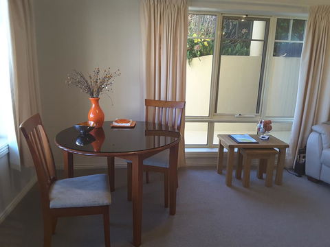 On The Terrace - Foster Accommodation 25