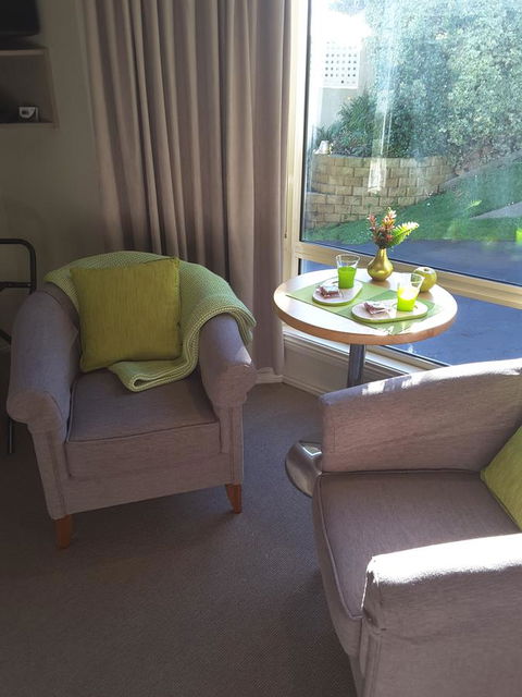 On The Terrace - Foster Accommodation 27