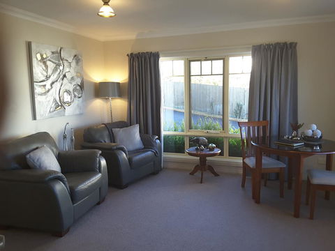 On The Terrace - Foster Accommodation 33
