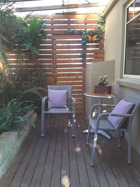 On The Terrace - Foster Accommodation 14
