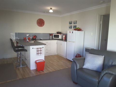 On The Terrace - Foster Accommodation 30