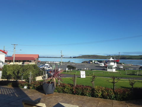 On The Terrace - Foster Accommodation 35