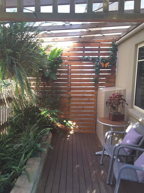 On The Terrace - Foster Accommodation 9