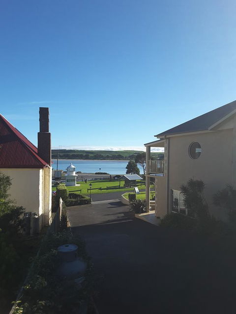On The Terrace - Foster Accommodation 11